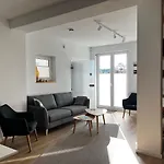 17 Am Berg Apartment *